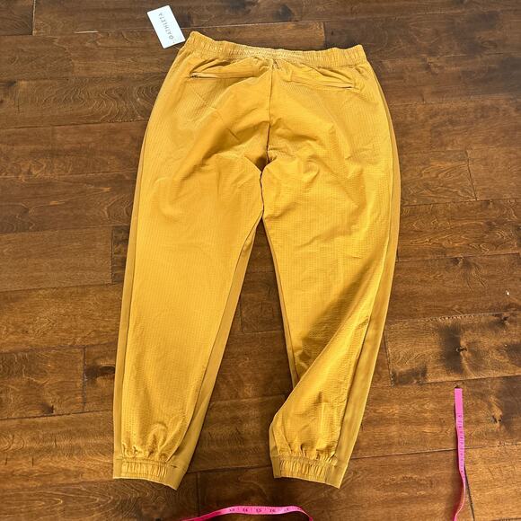 NEW‎ Athleta Size 16 Brooklyn Textured Jogger Tuscan Gold Athleisure 28" - Picture 8 of 9
